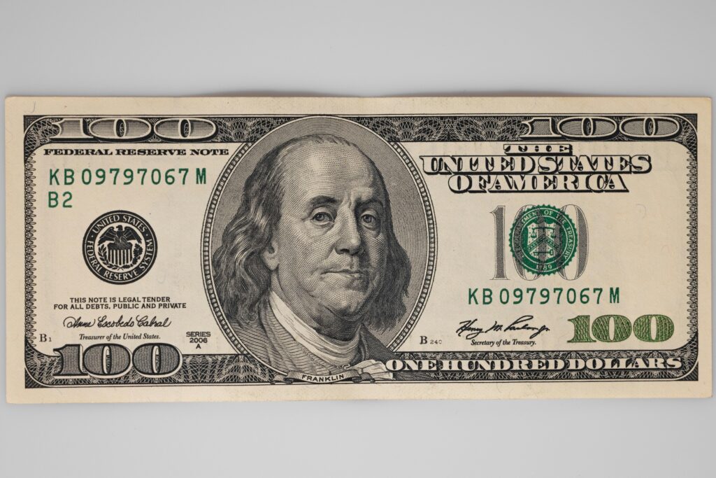 Dólar Dispara e Encosta em R$ 5,50 Após Declarações Polêmicas de Trump Sobre o Brasil