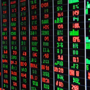 Coinbase dispara: terceira alta mensal consecutiva e liderança no S&P 500 em junho!