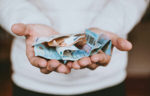 slam-dunk?-fundstrat’s-tom-lee-considers-two-new-themes-for-his-granny-shots-etf
