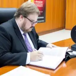 Previsão do Bitcoin: BTC Rumo a $114K Impulsionado por Protestos e Alta Demanda por ETH
